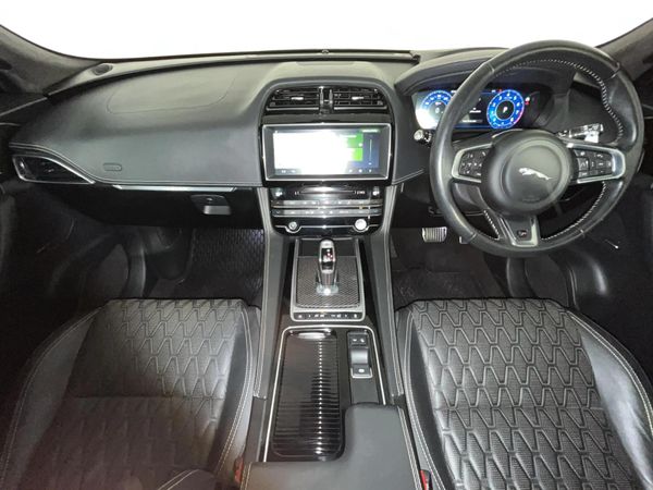 2019-Jaguar-F-Pace-50-V8-SVR image:1