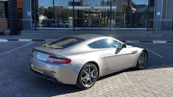 2008-Aston-Martin-Vantage-Coupe-Auto image:9