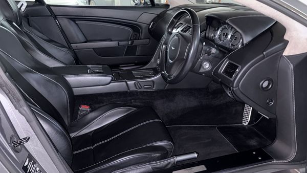 2008-Aston-Martin-Vantage-Coupe-Auto image:16