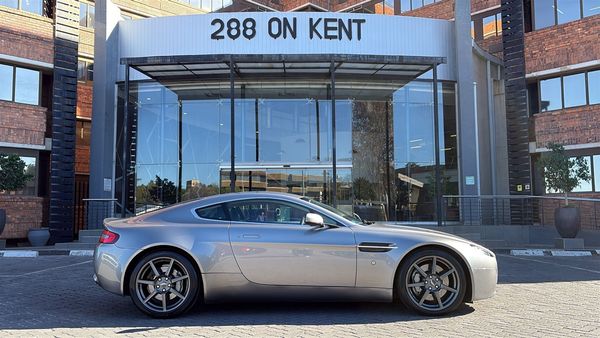 2008-Aston-Martin-Vantage-Coupe-Auto image:5