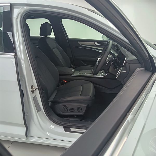 2026-Audi-A6-S-Line-quattro-Auto-40-TDI-140kW image:23
