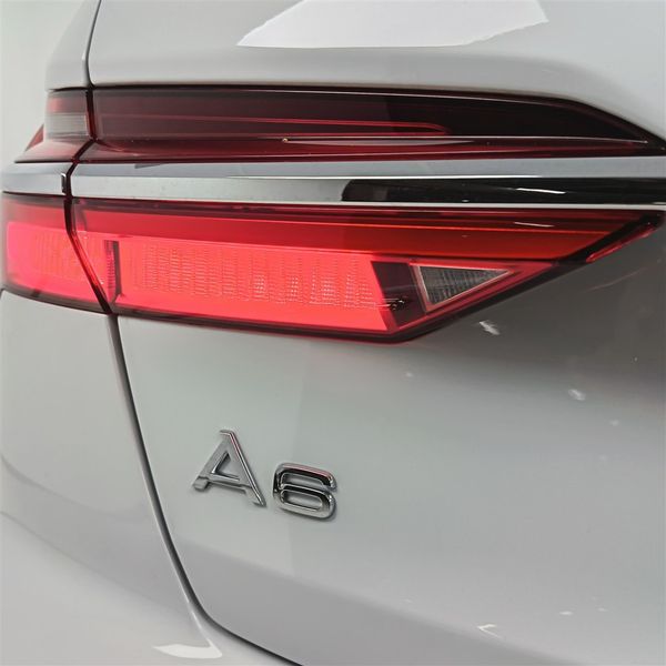 2026-Audi-A6-S-Line-quattro-Auto-40-TDI-140kW image:6