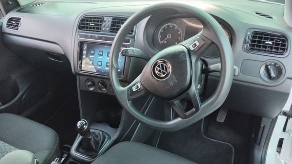 2024-Volkswagen-Polo-Vivo-14-Comfortline-5-dr-Manual image:1