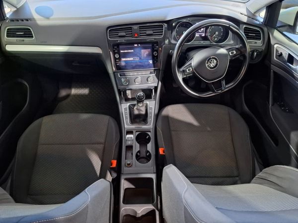 2019-Volkswagen-Golf-VII-10-TSI-Trendline image:11