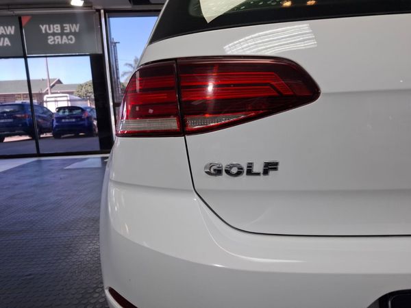 2019-Volkswagen-Golf-VII-10-TSI-Trendline image:14