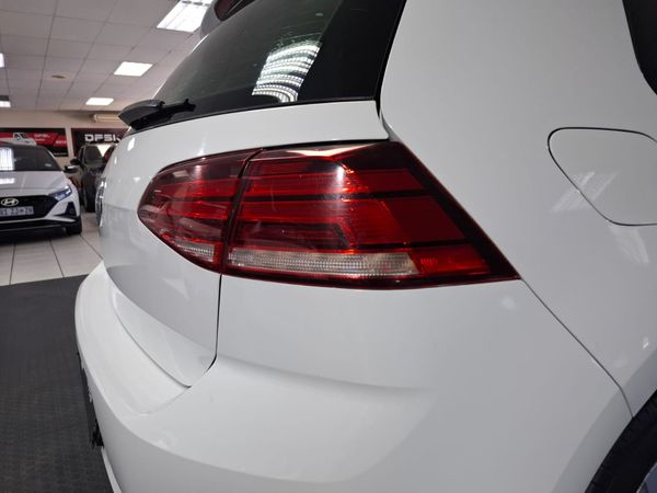2019-Volkswagen-Golf-VII-10-TSI-Trendline image:15