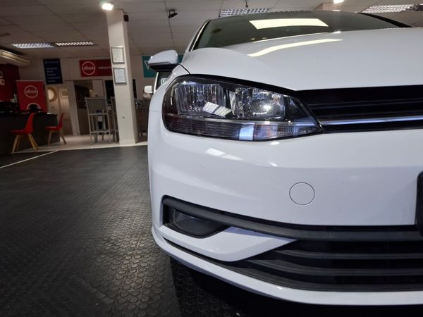 2019-Volkswagen-Golf-VII-10-TSI-Trendline image:17