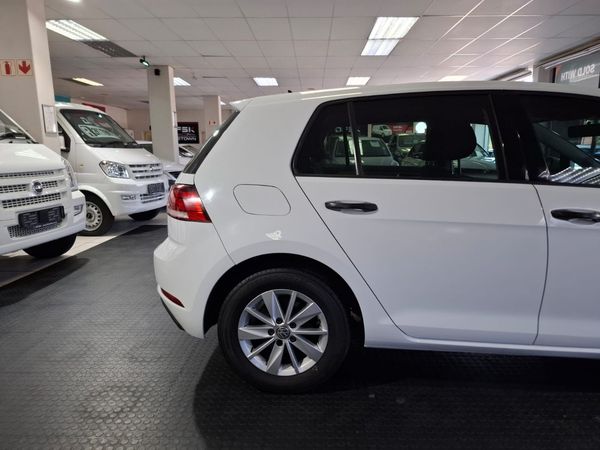 2019-Volkswagen-Golf-VII-10-TSI-Trendline image:18