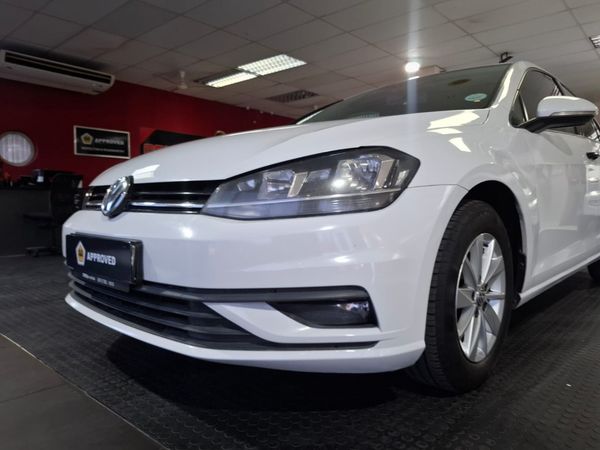 2019-Volkswagen-Golf-VII-10-TSI-Trendline image:21