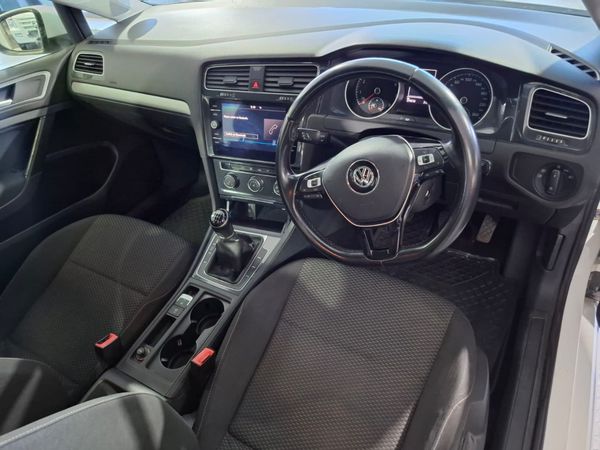 2019-Volkswagen-Golf-VII-10-TSI-Trendline image:8