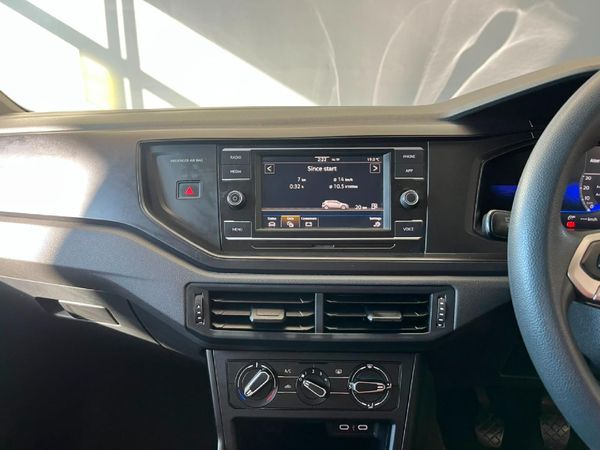 2022-Volkswagen-Polo-10-TSI image:9