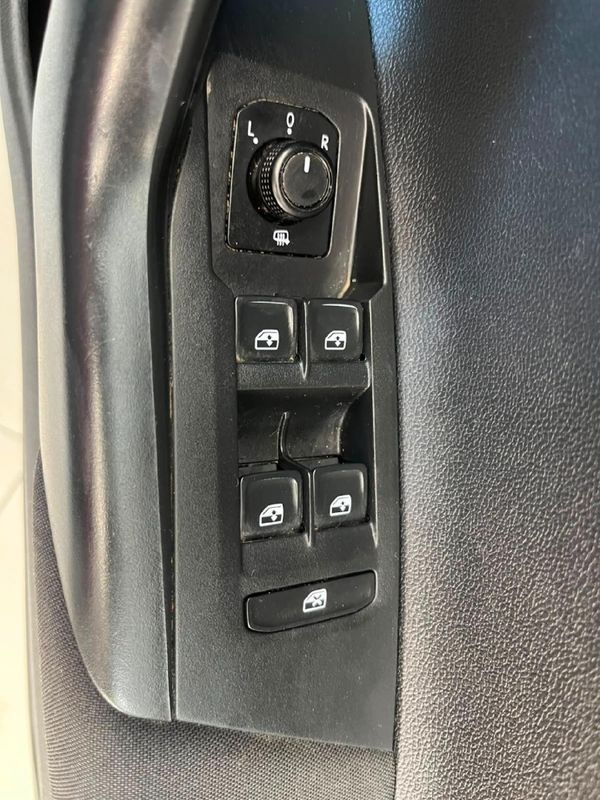 2022-Volkswagen-Polo-10-TSI image:13