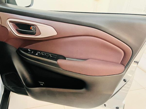 2025-Toyota-Starlet-Cross-15XS-Auto image:15