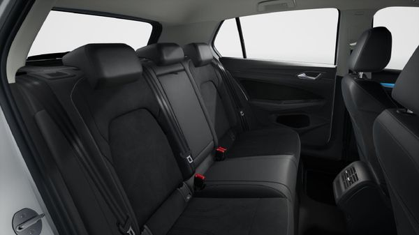2026-Volkswagen-Golf-14-TSI-Life-Auto-110kw image:10