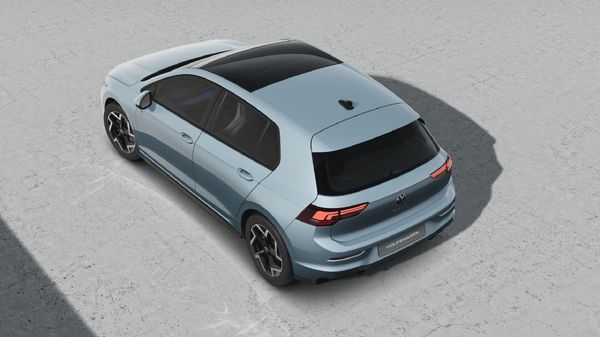 2026-Volkswagen-Golf-14-TSI-R-Line-Auto-110kw image:3
