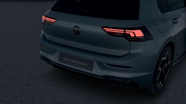 2026-Volkswagen-Golf-14-TSI-R-Line-Auto-110kw image:5
