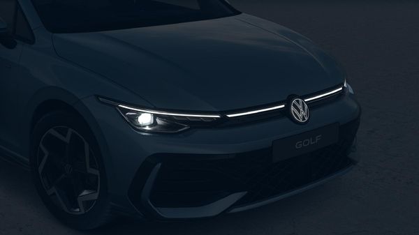 2026-Volkswagen-Golf-14-TSI-R-Line-Auto-110kw image:6