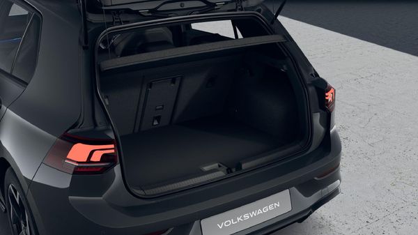 2026-Volkswagen-Golf-14-TSI-R-Line-Auto-110kw image:4