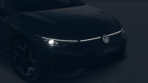 2026-Volkswagen-Golf-14-TSI-R-Line-Auto-110kw image:6