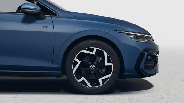2026-Volkswagen-Golf-14-TSI-R-Line-Auto-110kw image:7