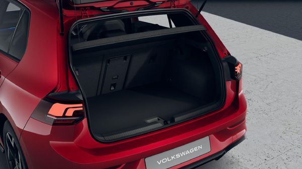 2026-Volkswagen-Golf-14-TSI-R-Line-Auto-110kw image:4