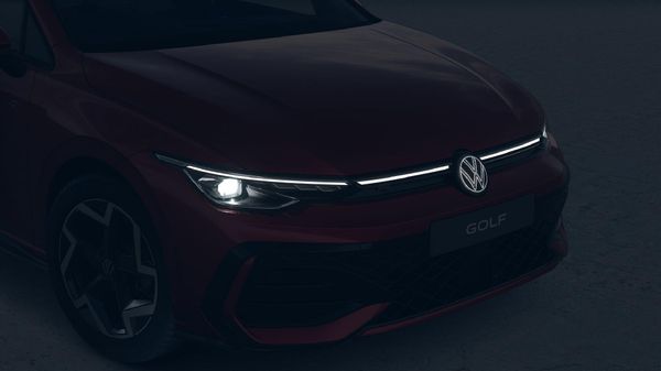 2026-Volkswagen-Golf-14-TSI-R-Line-Auto-110kw image:6