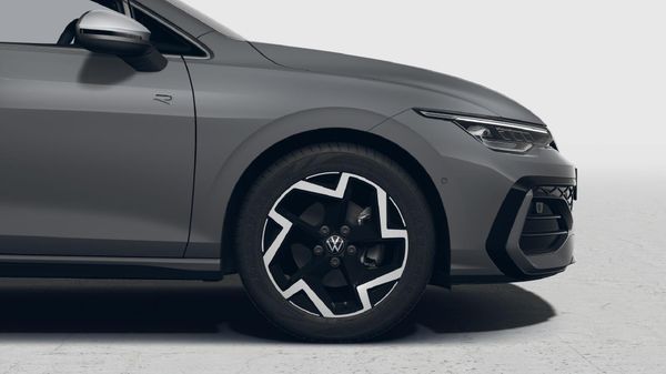 2026-Volkswagen-Golf-14-TSI-R-Line-Auto-110kw image:7
