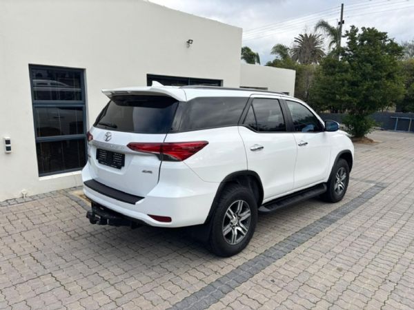 2021-Toyota-Fortuner-24-GD-6-4x4-Auto image:3