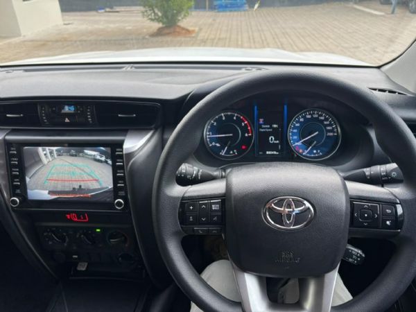 2021-Toyota-Fortuner-24-GD-6-4x4-Auto image:8