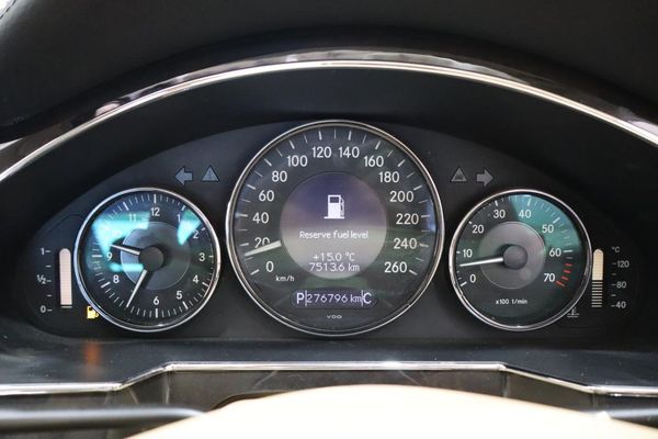 2008-Mercedes-Benz-CLS-350 image:9