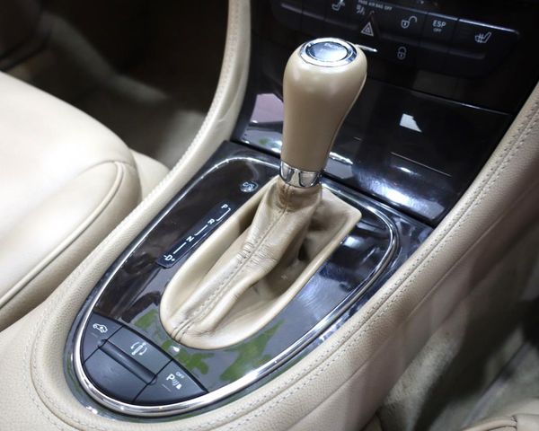 2008-Mercedes-Benz-CLS-350 image:15