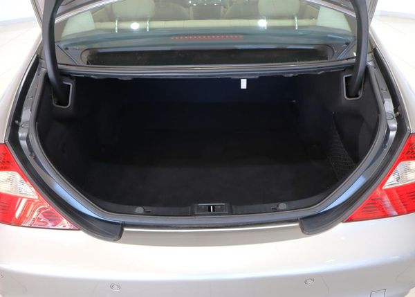 2008-Mercedes-Benz-CLS-350 image:18