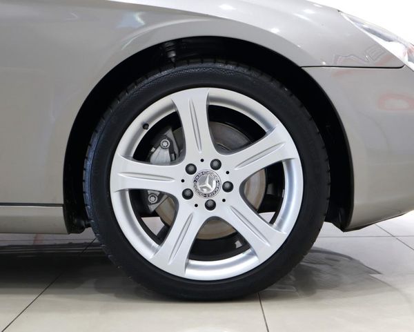 2008-Mercedes-Benz-CLS-350 image:7