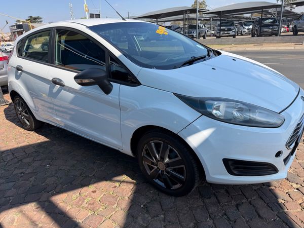 2016-Ford-Fiesta-14-Ambiente-5-dr image:1