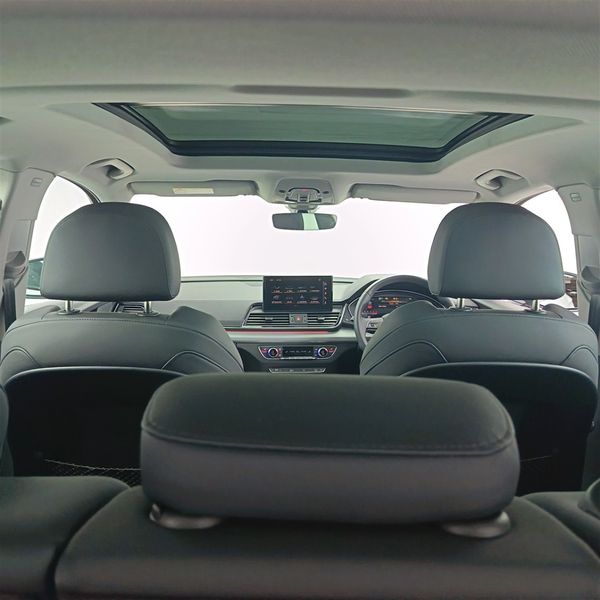 2026-Audi-Q5-Sportback-quattro-Black-Edition-40-TDI image:9