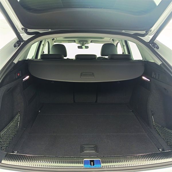 2026-Audi-Q5-Sportback-quattro-Black-Edition-40-TDI image:10