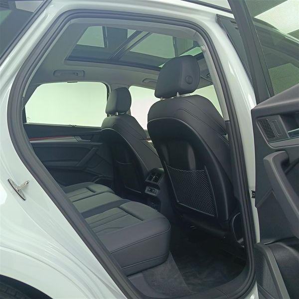 2026-Audi-Q5-Sportback-quattro-Black-Edition-40-TDI image:19