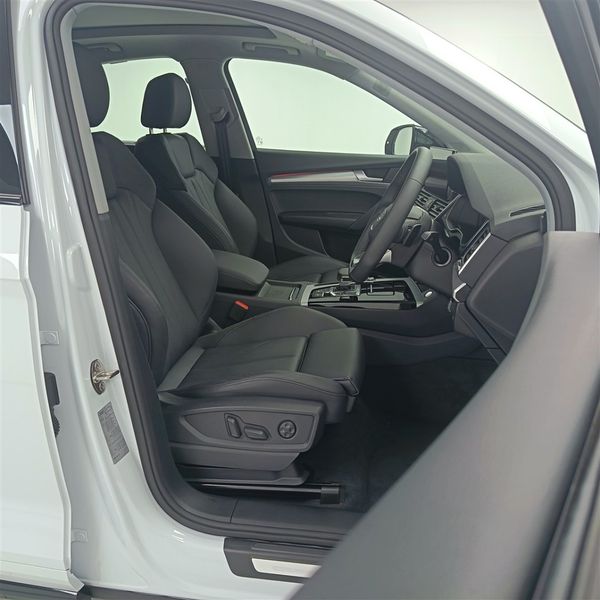 2026-Audi-Q5-Sportback-quattro-Black-Edition-40-TDI image:27