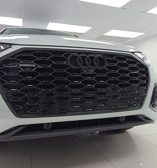 2026-Audi-Q5-Sportback-quattro-Black-Edition-40-TDI image:2