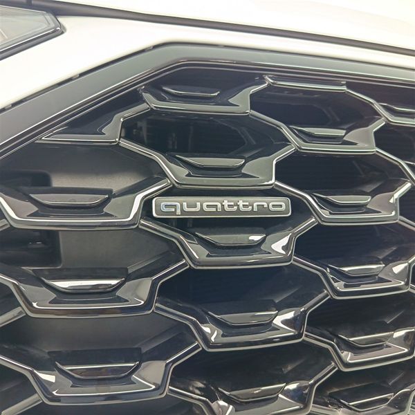 2026-Audi-Q5-Sportback-quattro-Black-Edition-40-TDI image:3
