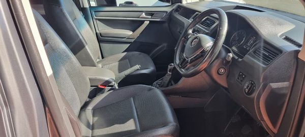 2019-Volkswagen-Caddy-10-TSI-Trendline image:6