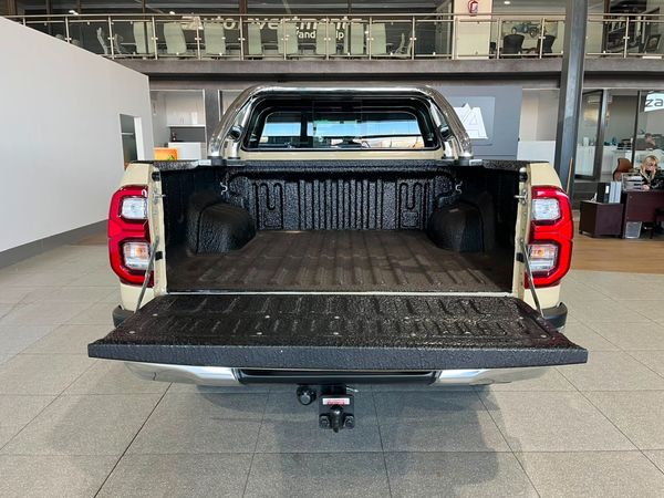 2021-Toyota-Hilux-28-GD-6-Raised-Body-Raider-Auto-Double-Cab image:8