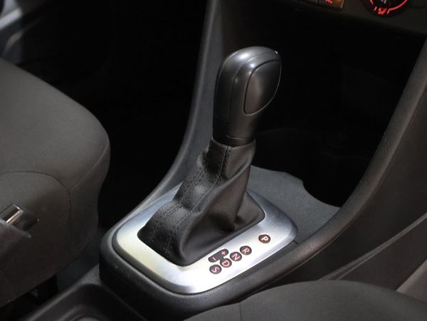 2024-Volkswagen-Polo-Vivo-16-Comfortline-Auto-5-dr image:17