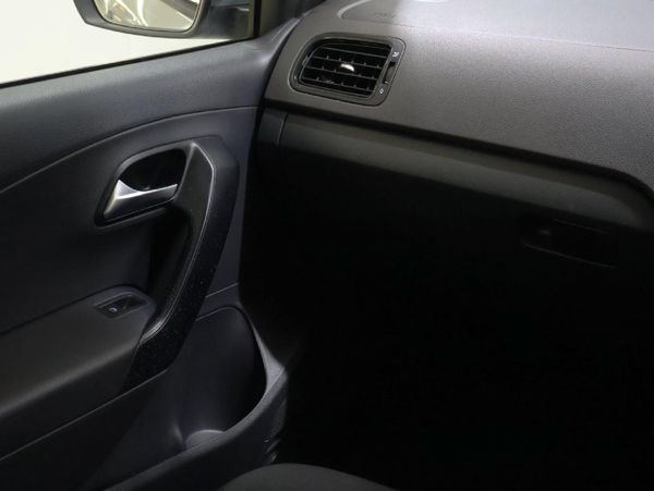 2024-Volkswagen-Polo-Vivo-16-Comfortline-Auto-5-dr image:24