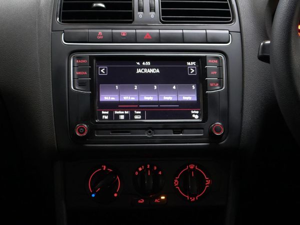 2024-Volkswagen-Polo-Vivo-16-Comfortline-Auto-5-dr image:25