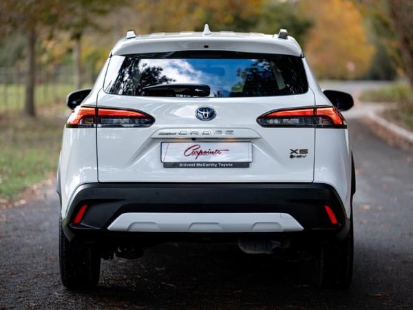 2025-Toyota-Corolla-Cross-18-XS-Hybrid image:9