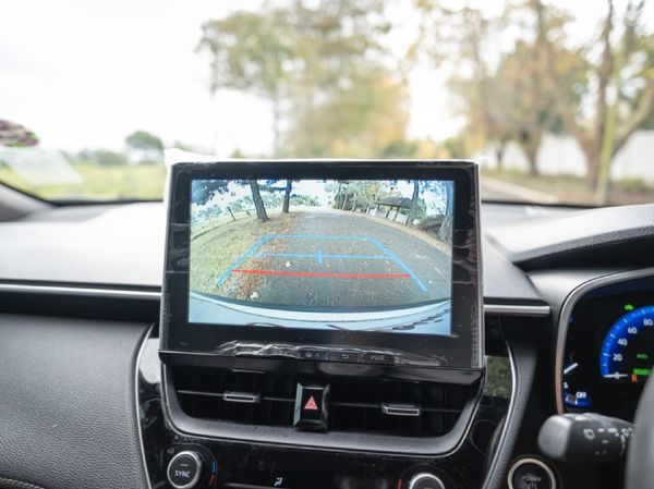2025-Toyota-Corolla-Cross-18-XS-Hybrid image:18