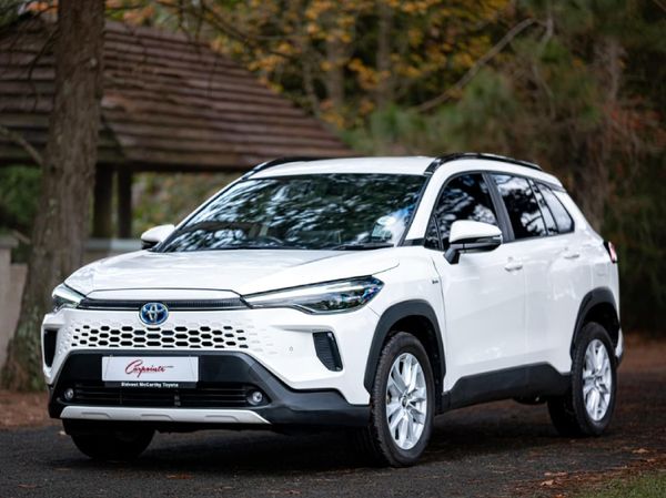 2025-Toyota-Corolla-Cross-18-XS-Hybrid image:1