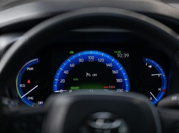 2025-Toyota-Corolla-Cross-18-XS-Hybrid image:23