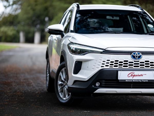 2025-Toyota-Corolla-Cross-18-XS-Hybrid image:6